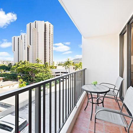 Cozy Waikiki Getaway, Stroll To Beach With Free Parking Honolulu Eksteriør billede