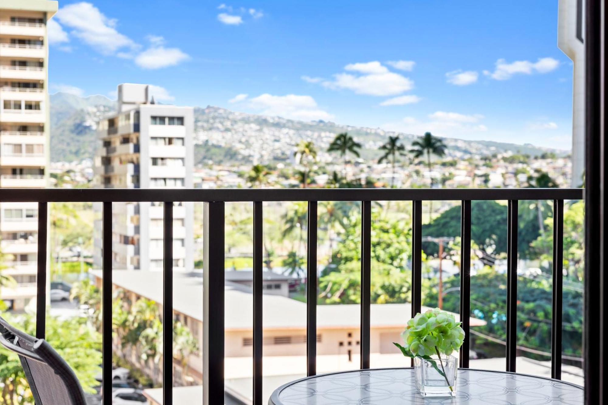 Cozy Waikiki Getaway, Stroll To Beach With Free Parking Honolulu Eksteriør billede